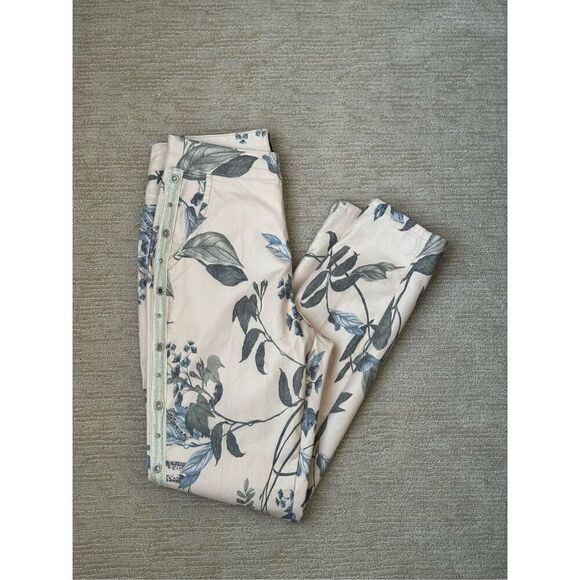 Frank Lyman Design Denim - Frank Lyman Design Collection Embellished Blue Floral Print Jeans, Size M, NWT